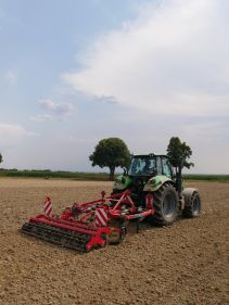 Stubble Cultivators - Kverneland Turbo powerful and efficient in use during operation