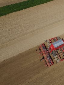 Kverneland u-drill, universal seed drill combination - seedbed preparation and levelling