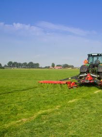 Mower Conditioners - Vicon EXTRA 687T - Efficient Butterfly Mower Combination, low weight with tripple mower conditions for high efficiency during field operation