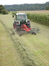 Single Rotor Rakes - VICON ANDEX 323-353-394-424T-434-474T, designed for low power tractors, but still provides great working width