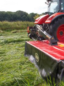 Plain Mowers - VICON EXTRA 432H - 436H - 440H - REAR MOUNTED DISC MOWERS, a disc mower with hydraulic suspension and high performance during field operation