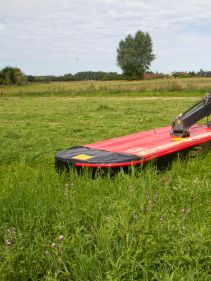 Plain Mowers - VICON EXTRA 432H - 436H - 440H - REAR MOUNTED DISC MOWERS, a disc mower with hydraulic suspension and high performance during field operation