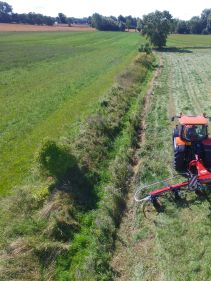 mounted tedders - VICON FANEX 554-684-764-904-1124, Central adjustment for border spreading keeping the crop inside the field.