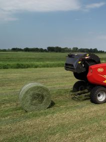 Fixed Chamber round balers - VICON FIXBALE 500, specialist baler for heavy silage conditions with low power requirments for efficient operation