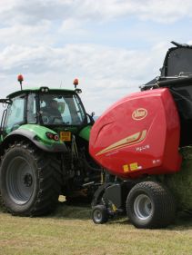 Variable Chamber round balers - VICON RV 5216 - 5220 PLUS, high performance during field operation