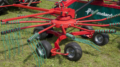 KVERNELAND 9464 C - 9472 C - 9472 C HYDRO - 9476 C, strong frames and cost efficient with CompactLine maintenance-friendly gearbox