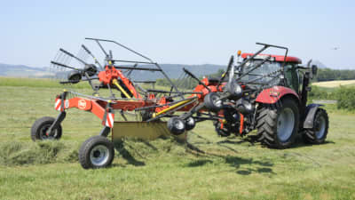 Double Rotor Rakes - VICON ANDEX 644-724-724 HYDRO-764, cost efficient and strong frames for a long lifetime also CompactLine maintanence friendly gearbox