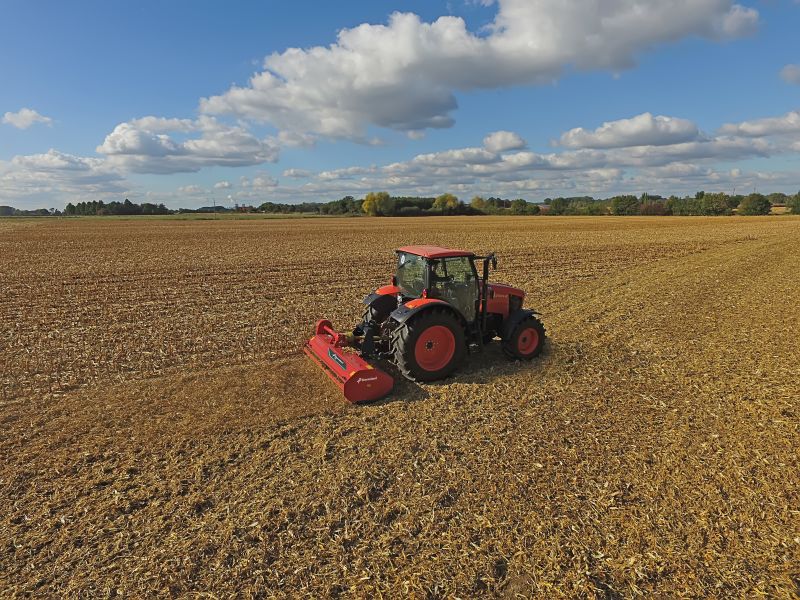 Chopper - Kverneland Chopper FXE, small and compact but still efficient during operation