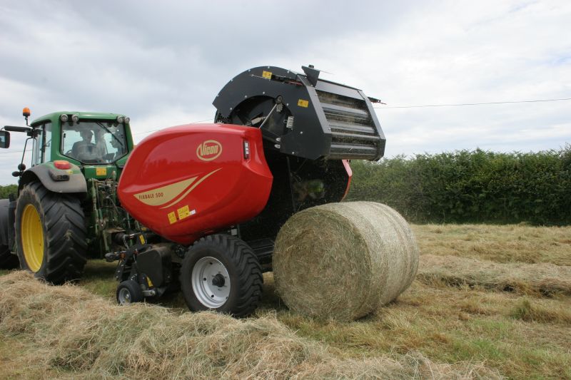 Fixed Chamber round balers - VICON FIXBALE 500, specialist baler for heavy silage conditions with low power requirments for efficient operation