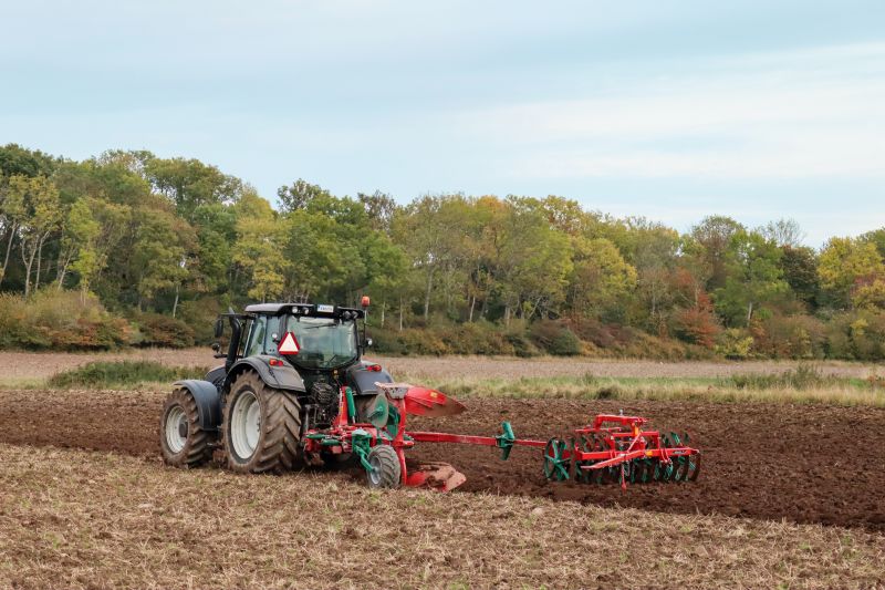 Kverneland 2300 S Providing the best soil preparation, with great range of accessories