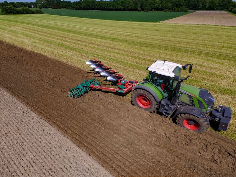 Kverneland Packomat, perfect seedbed while ploughing, kvernelands unique steel provides light and robust implement