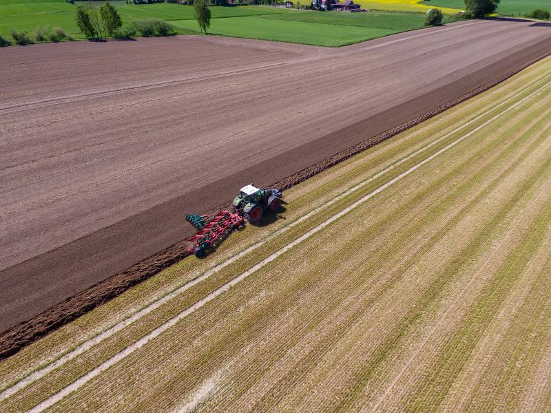 Kverneland Packomat, perfect seedbed while ploughing, kvernelands unique steel provides light and robust implement