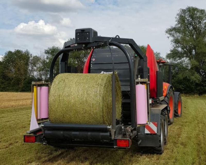 Variable Chamber Baler-Wrapper combinations - Kverneland 6716-6720 Plus FlexiWrap, operating cost efficient and providing high outputs on field