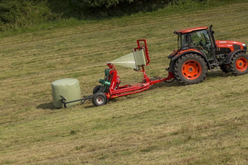 Round Bale Wrappers - Kverneland 7730, made for smaller tractors but still fully atuomatic