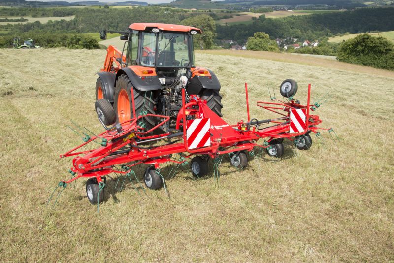 Kverneland 8460 - 8480, compact tedders for hay making