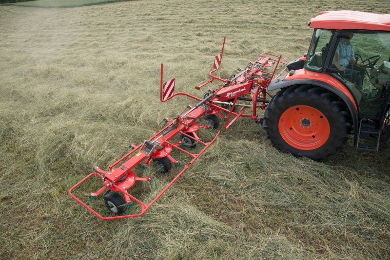 Kverneland 8460 - 8480, compact tedders for hay making