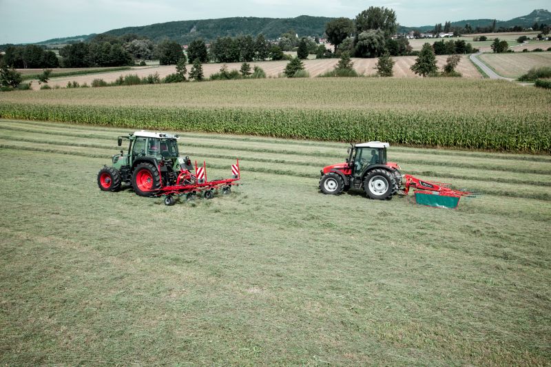 Single Rotor Rakes - Kverneland 9032 9035 9439 9442T 9443 9447T, compact and efficient during operating