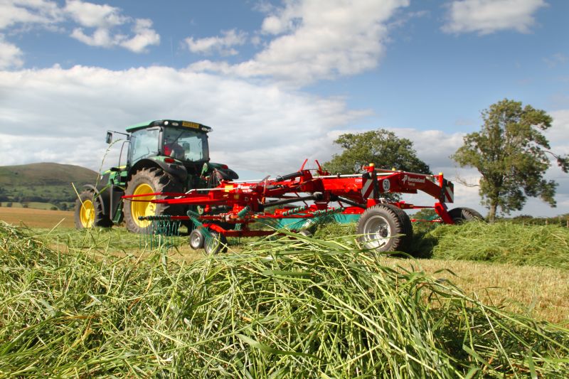 Double Rotor Rakes - Kverneland 9580 C - 9584 C - 9590 C Hydro, heavy duty rakes which performs in the toughest conditions