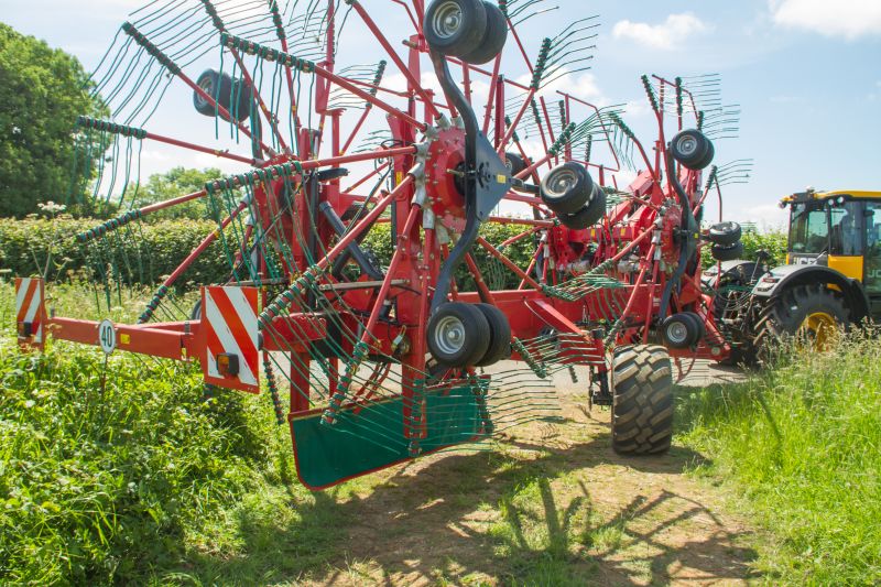 Four Rotor Rakes - Kverneland 97150 C, folded and compact during transportation and storage
