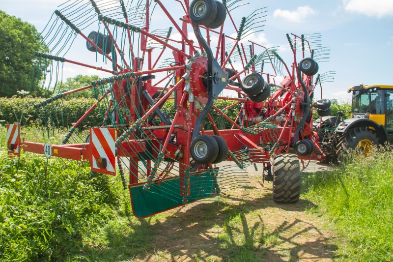 Four Rotor Rakes - Kverneland 97150 C, folded and compact during transportation and storage