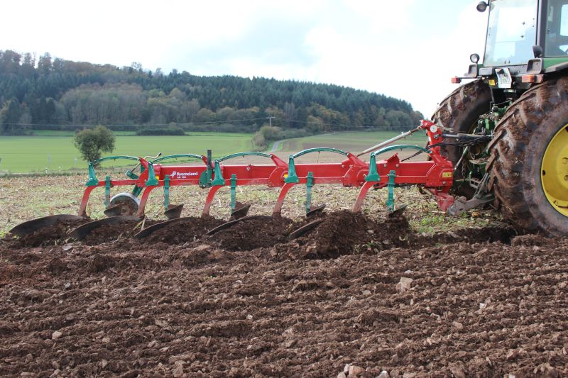 Kverneland AB AD, easy and efficient ploughing