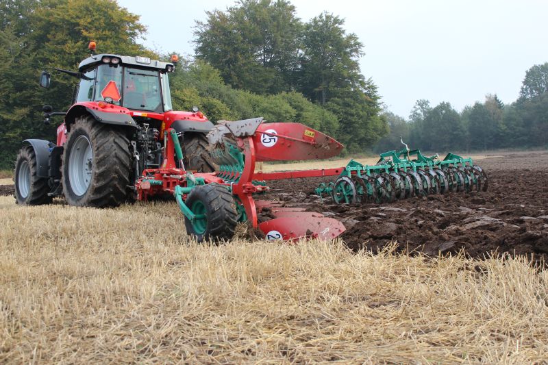 Kverneland Packomat, perfect seedbed while ploughing, kvernelands unique steel provides light and robust implement