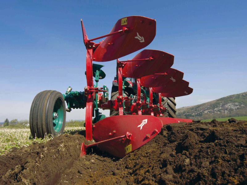 Reversible Mounted Ploughs - Kverneland ES-LS, unique steel treatment provides great life time and makes it easy in use during operation