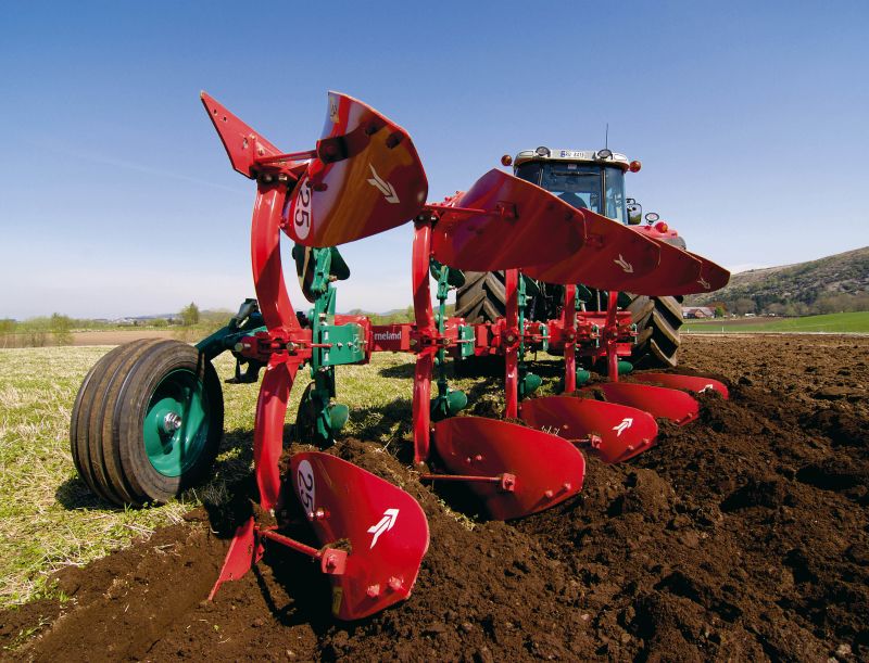 Reversible Mounted Ploughs - Kverneland ES-LS, unique steel treatment provides great life time and makes it easy in use during operation