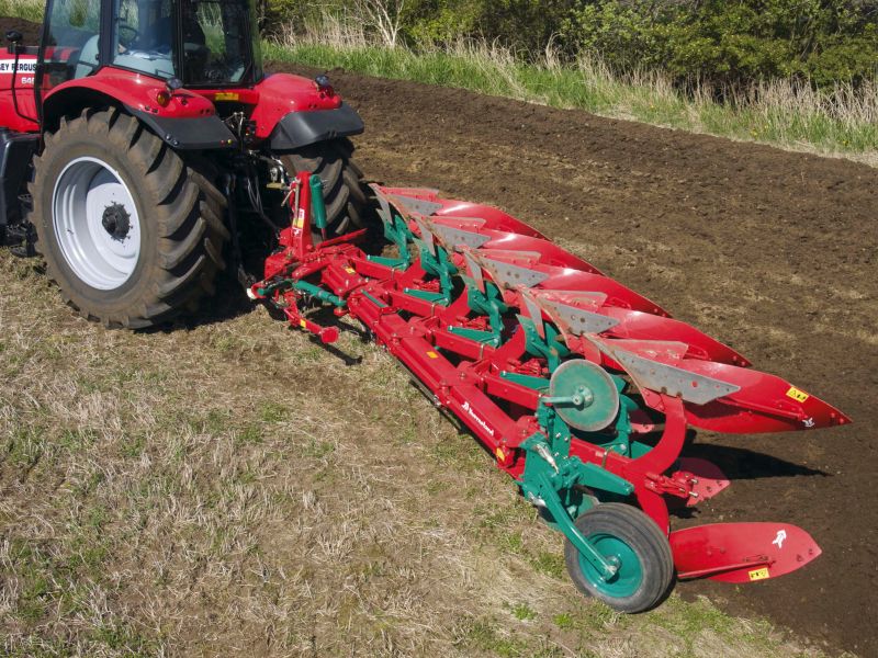 Reversible Mounted Ploughs - Kverneland ES-LS, unique steel treatment provides great life time and makes it easy in use during operation