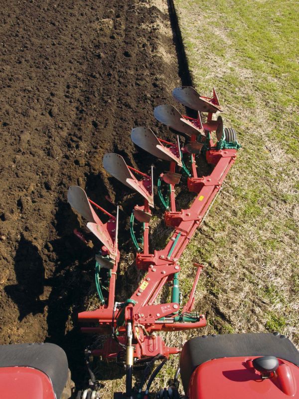 Reversible Mounted Ploughs - Kverneland ES-LS, unique steel treatment provides great life time and makes it easy in use during operation