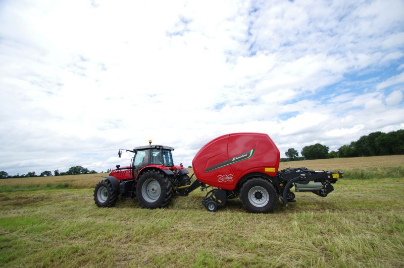 Fixed Chamber Baler-Wrapper combinations - FastBale Kverneland, operating super efficiently and non stop on field