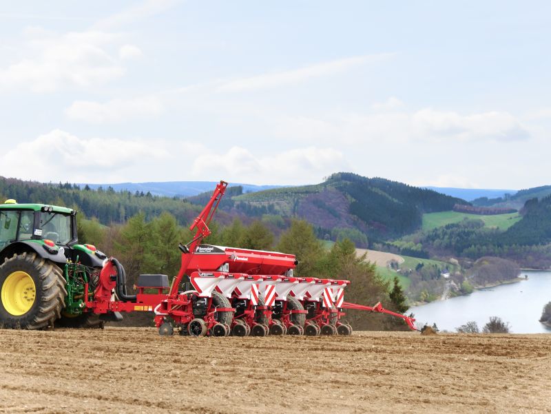 Kverneland optima TFprofi, high performance and reduced tractor power requirement