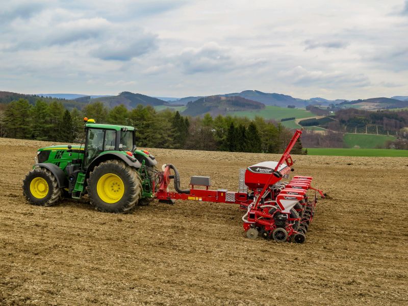 Kverneland optima TFprofi, high performance and reduced tractor power requirement