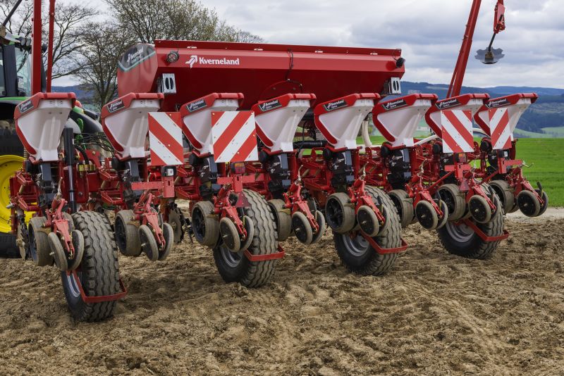 Kverneland optima TFprofi, high performance and reduced tractor power requirement