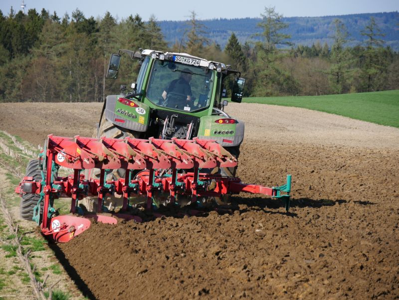 Kverneland PG RG, Kverneland Vari-Width® system, easy in use while ploughing and adjusting