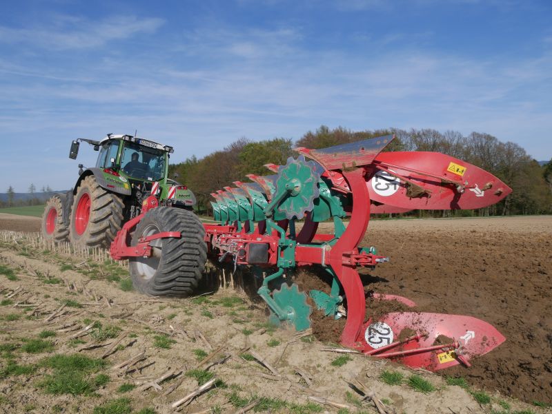 Kverneland PG RG, Kverneland Vari-Width® system, easy in use while ploughing and adjusting