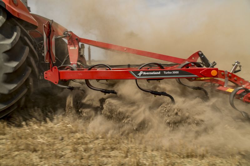 Stubble Cultivators - Kverneland Turbo powerful and efficient in use during operation