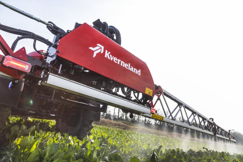 Kverneland iXtrack T3, compact sprayer, stable and precise with intelligent technology