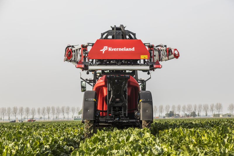 Kverneland iXtrack T3, compact sprayer, stable and precise with intelligent technology