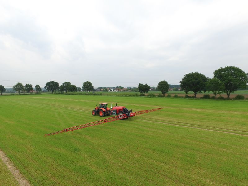 Kverneland iXtrack T4, effective, precise, stable and easy on field