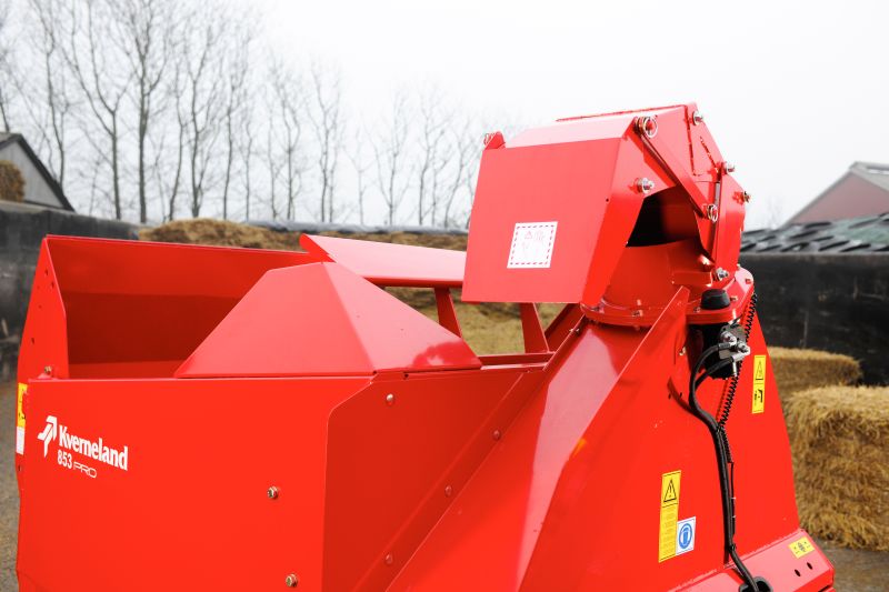 Bale Choppers - Feeders, Kverneland 853, high blowing performance during operation, also a strong package of new features