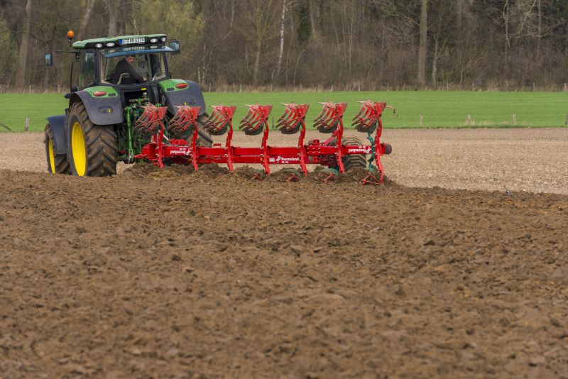 Kverneland PG RG, Kverneland Vari-Width® system, easy in use while ploughing and adjusting