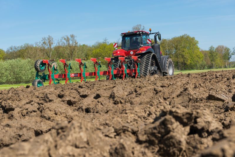 Kverneland EO-LO robust legs provides protection to the heaviest soils