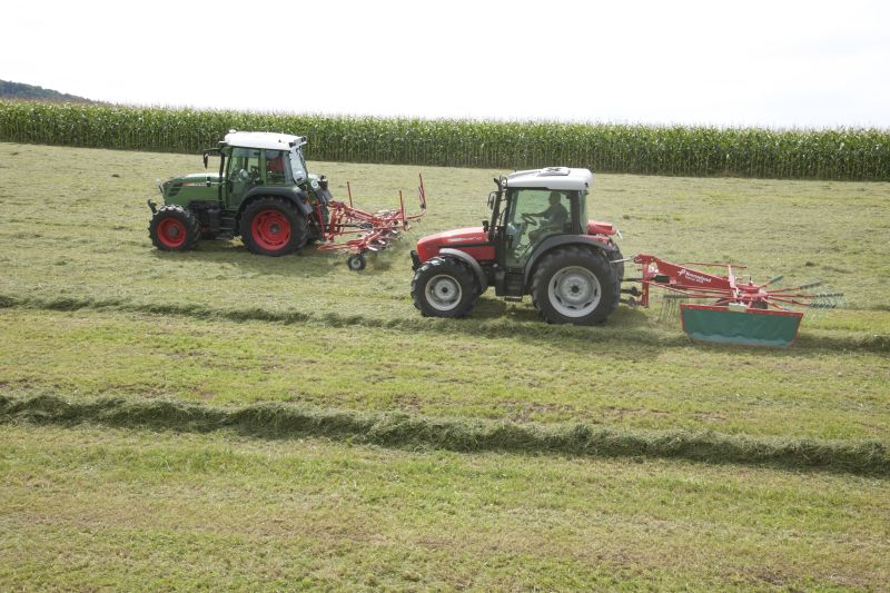 Single Rotor Rakes - Kverneland 9032 9035 9439 9442T 9443 9447T, compact and efficient during operating