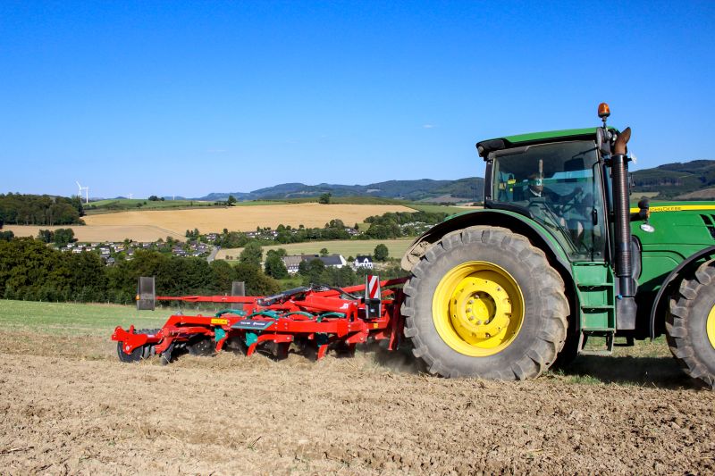 Kverneland Enduro, performing powerful and efficient on field