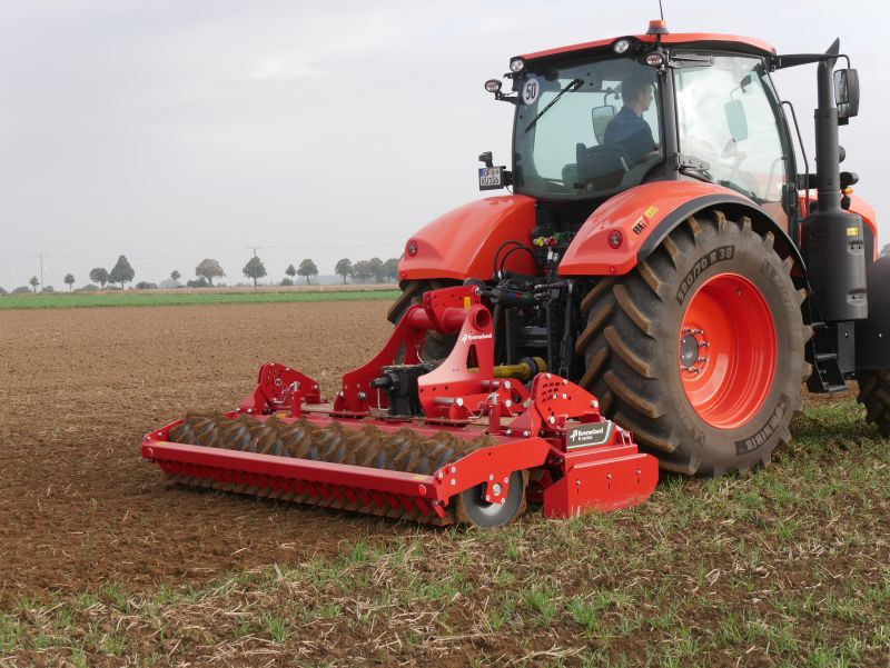 Kverneland H series, robus medium sized but effective in most conditions