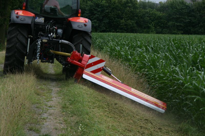 Choppers - VICON BROMEX M PLUS, suitable for road maintenance, clearing out field edges, ditches and hedges. High performance with front and rear choppers