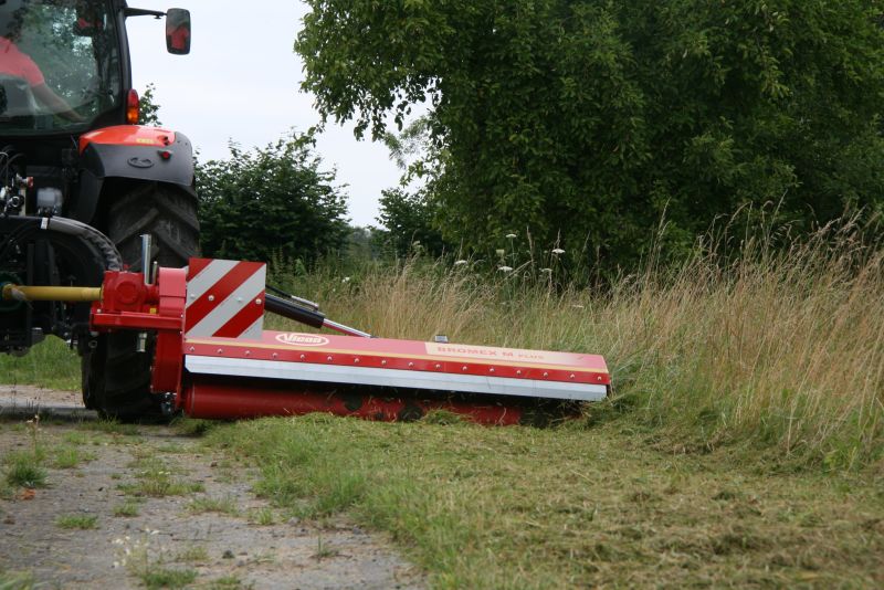 Choppers - VICON BROMEX M PLUS, suitable for road maintenance, clearing out field edges, ditches and hedges. High performance with front and rear choppers