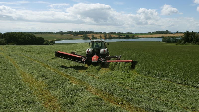 Mower Conditioners - VICON EXTRA 7100T VARIO - 7100R VARIO - EFFICIENT BUTTERFLY MOWER COMBINATION, outstanding performance with new QuattroLink suspension