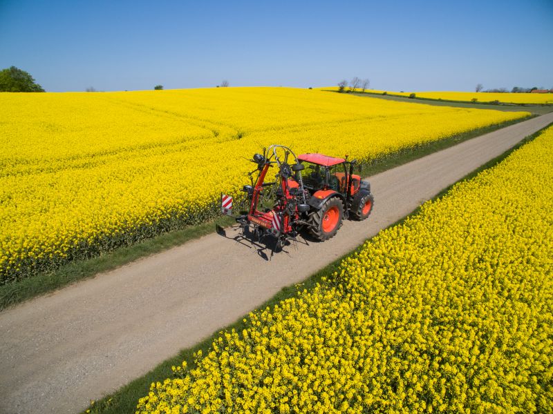 mounted tedders - VICON FANEX 554-684-764-904-1124, Central adjustment for border spreading keeping the crop inside the field.